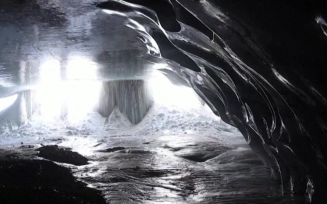 glacier 3000 cave de glace suisse